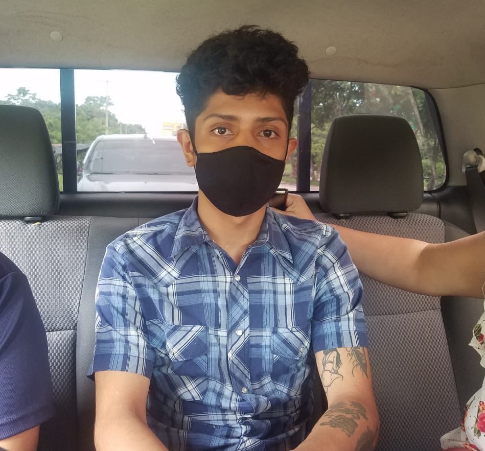 PNC captura en Nejapa a sujeto que fue grabado mientras golpeaba a su pareja pnc-captura-en-nejapa-a-sujeto-que-fue-grabado-mientras-golpeaba-a-su-pareja
